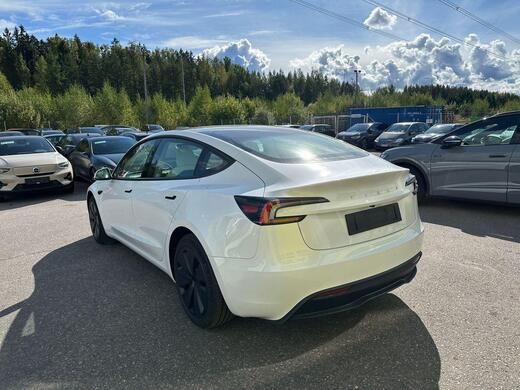 Tesla Model 3 vaihtoauto