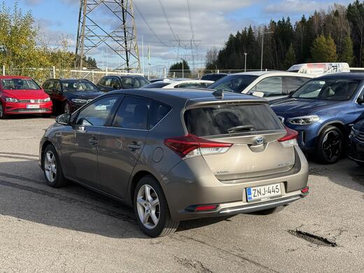 Toyota Auris vaihtoauto