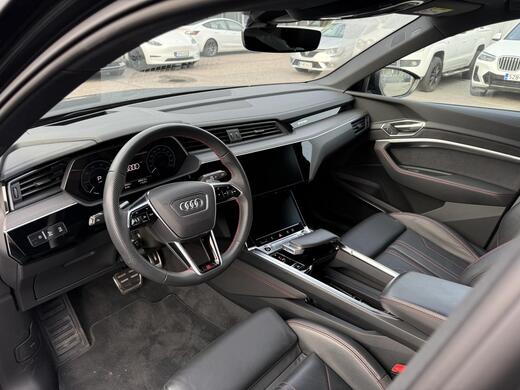 Audi Q8 e-tron vaihtoauto