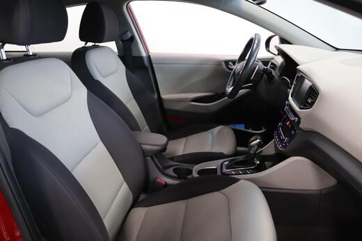 Hyundai IONIQ hybrid vaihtoauto