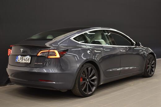 Tesla Model 3 vaihtoauto