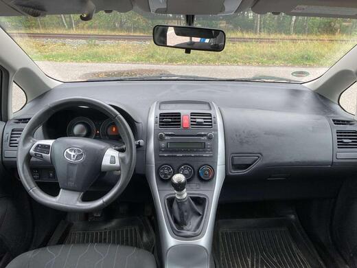 Toyota Auris vaihtoauto