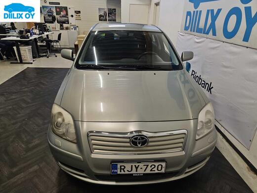 Toyota Avensis vaihtoauto
