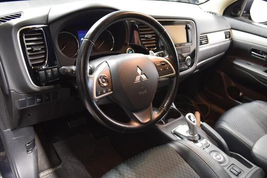 Mitsubishi Outlander PHEV vaihtoauto