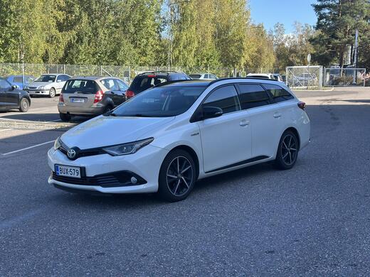 Toyota Auris vaihtoauto
