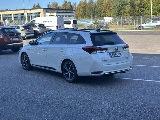 Toyota Auris vaihtoauto