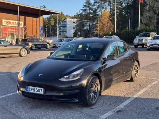 Tesla Model 3 vaihtoauto