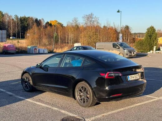 Tesla Model 3 vaihtoauto