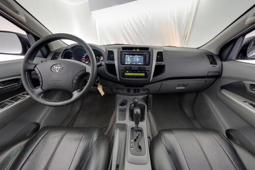 Toyota Hilux vaihtoauto