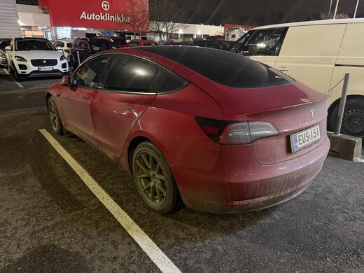 Tesla Model 3 vaihtoauto
