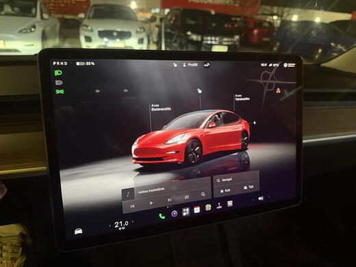 Tesla Model 3 vaihtoauto