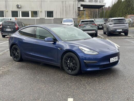 Tesla Model 3 vaihtoauto