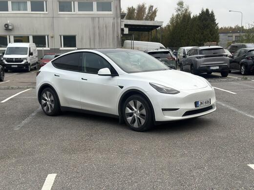 Tesla Model Y vaihtoauto