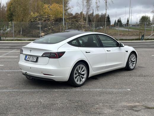 Tesla Model 3 vaihtoauto