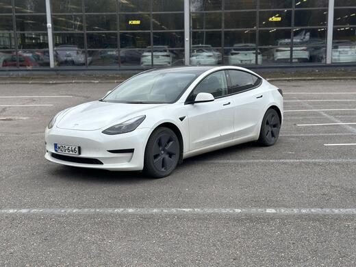 Tesla Model 3 vaihtoauto