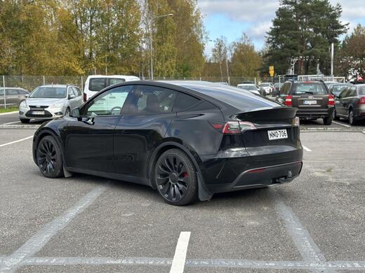Tesla Model Y vaihtoauto