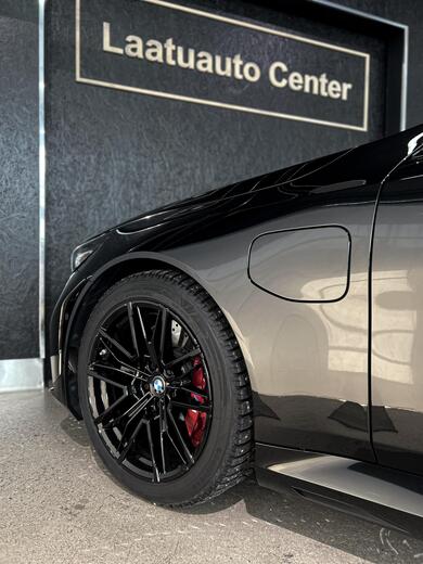BMW M5 vaihtoauto