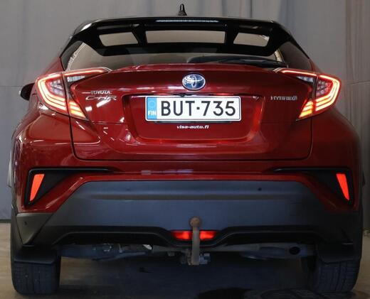 Toyota C-HR vaihtoauto
