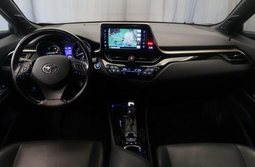 Toyota C-HR vaihtoauto