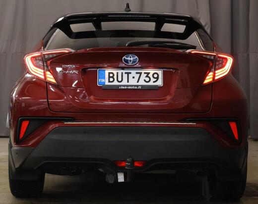 Toyota C-HR vaihtoauto