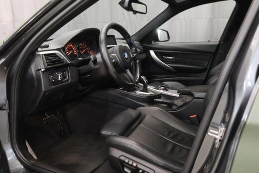 BMW 330 vaihtoauto