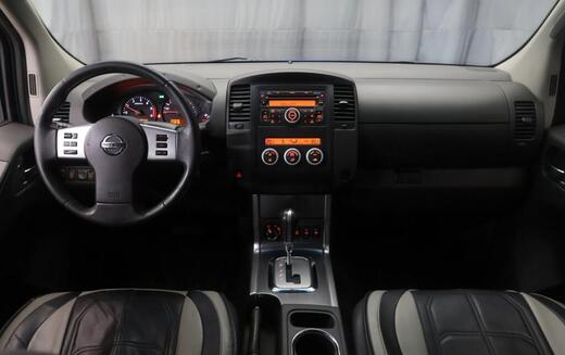 Nissan Navara vaihtoauto