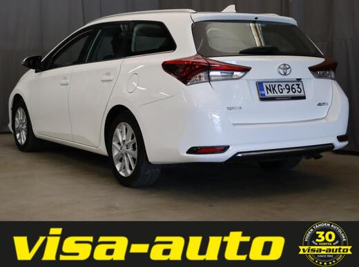 Toyota Auris vaihtoauto