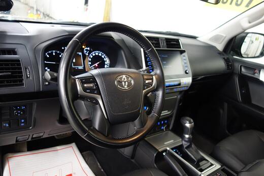 Toyota Land Cruiser vaihtoauto