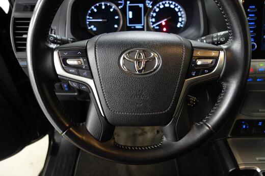 Toyota Land Cruiser vaihtoauto