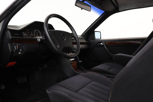 Mercedes-Benz 300 vaihtoauto