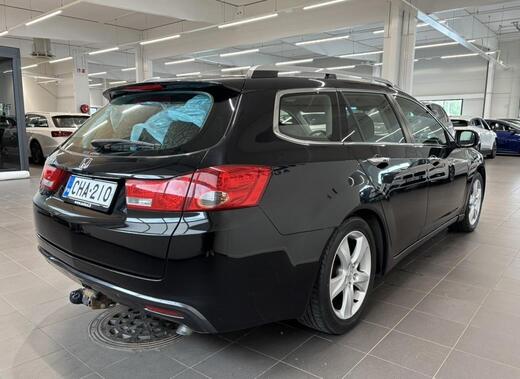 Honda Accord vaihtoauto