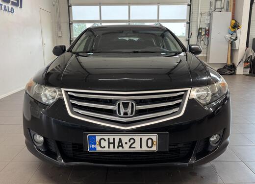 Honda Accord vaihtoauto