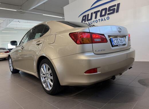Lexus IS vaihtoauto