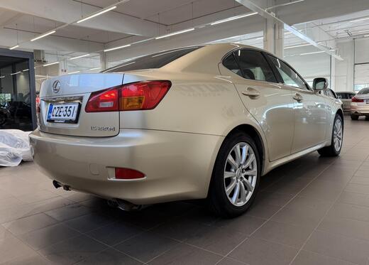 Lexus IS vaihtoauto