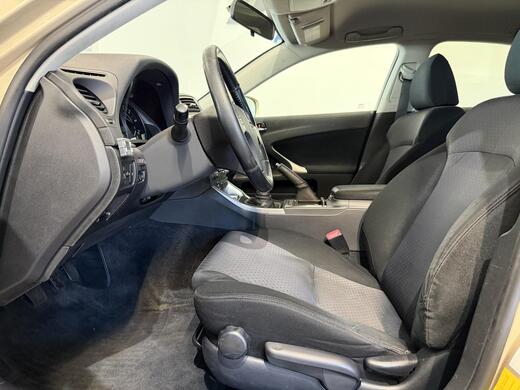 Lexus IS vaihtoauto