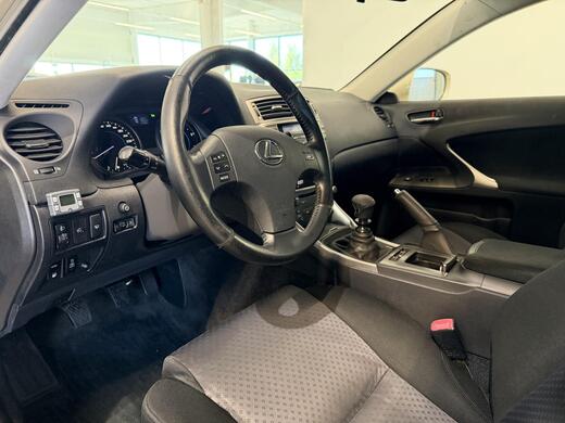 Lexus IS vaihtoauto