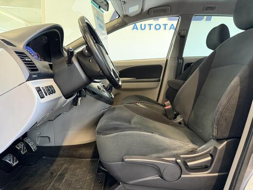 Mitsubishi Grandis vaihtoauto