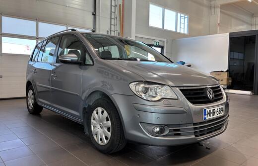 Volkswagen Touran vaihtoauto