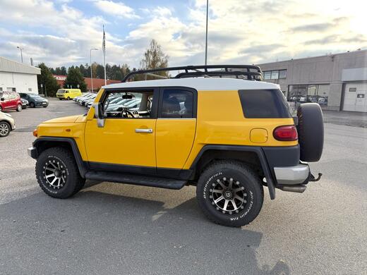 Toyota FJ Cruiser vaihtoauto