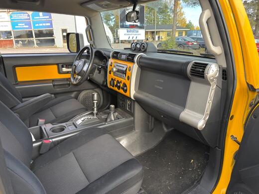 Toyota FJ Cruiser vaihtoauto