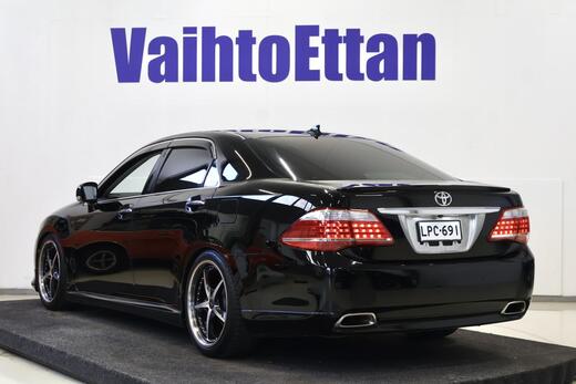 Toyota Crown vaihtoauto