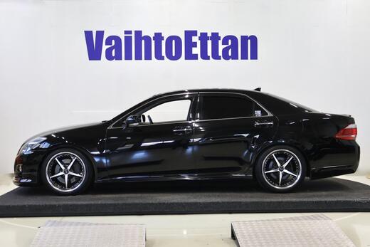 Toyota Crown vaihtoauto