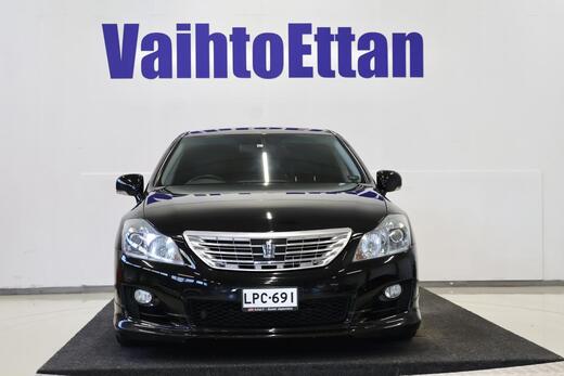Toyota Crown vaihtoauto