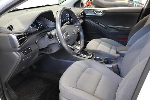 Hyundai IONIQ hybrid vaihtoauto