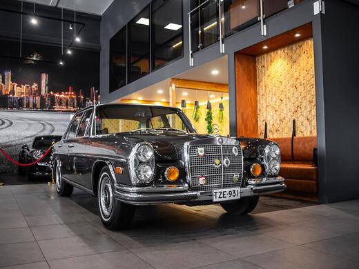 Mercedes-Benz 280 vaihtoauto