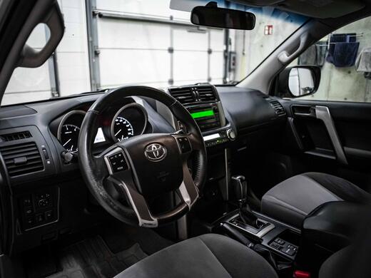 Toyota Land Cruiser vaihtoauto