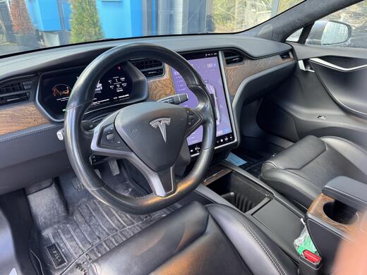 Tesla Model S vaihtoauto