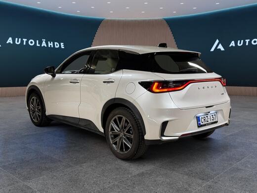 Lexus LBX vaihtoauto
