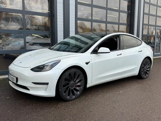 Tesla Model 3 vaihtoauto