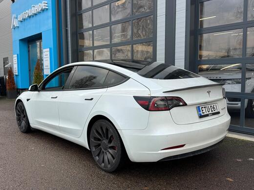 Tesla Model 3 vaihtoauto